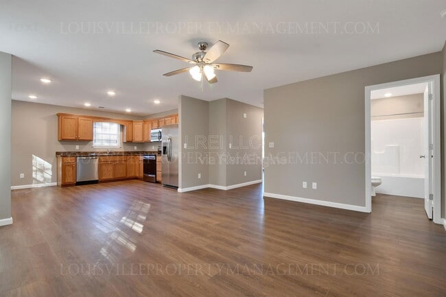 Building Photo - 120 Family