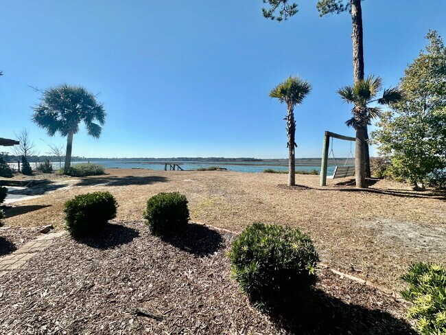 Building Photo - Four Bedroom Waterfront Home on the May River!