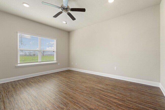 Building Photo - 9376 Swan Point Rd