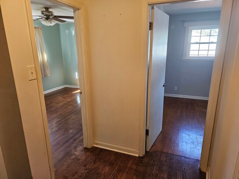 Building Photo - 3636 Reavis Barracks Rd