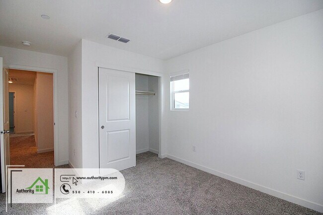 Building Photo - 847 Congaree Ln