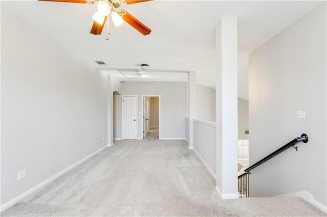 Building Photo - 321 Shea Dr