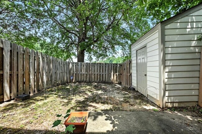 Building Photo - 7806 Balineen Ct