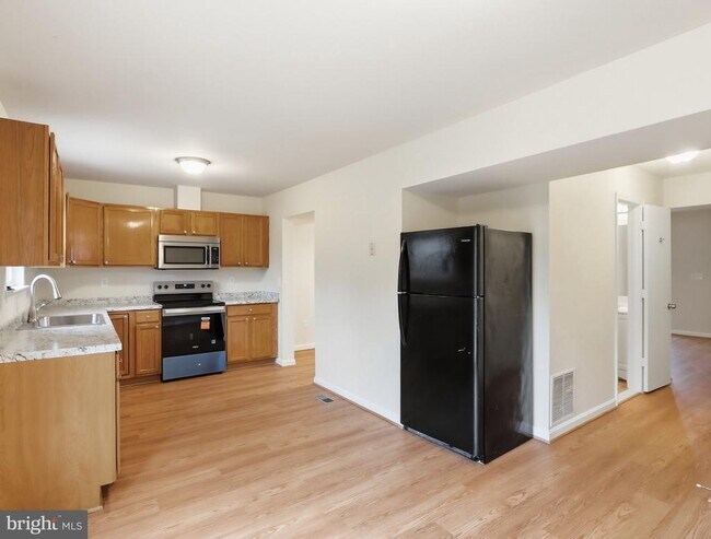 Building Photo - 7203 Rutherford Green Cir