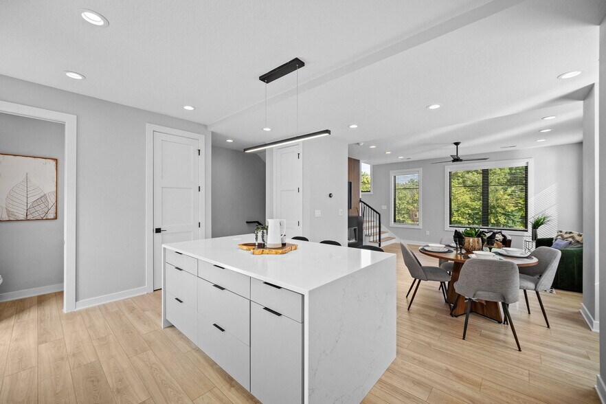 Building Photo - 4840 Ingersoll Ave