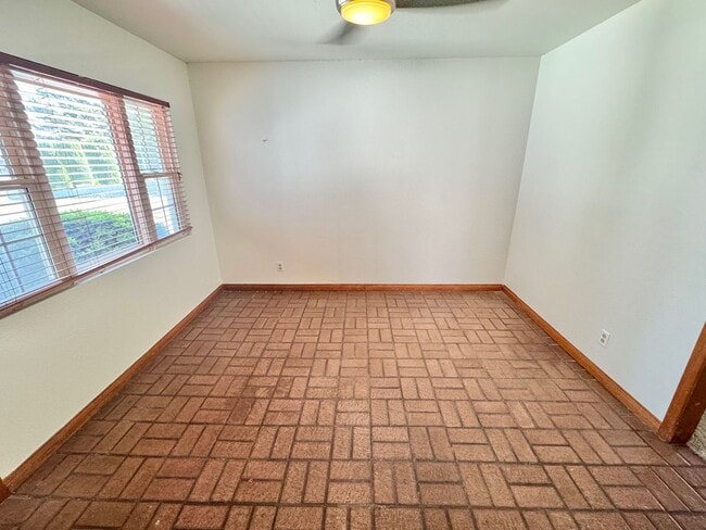 Building Photo - New Carpet and Paint, NO HOA, 3 Bed, 2 Bath home with Pool.