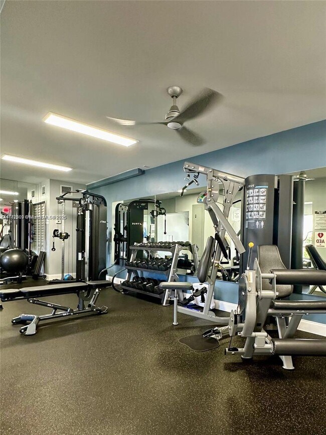 Building Photo - 240 Captains Walk