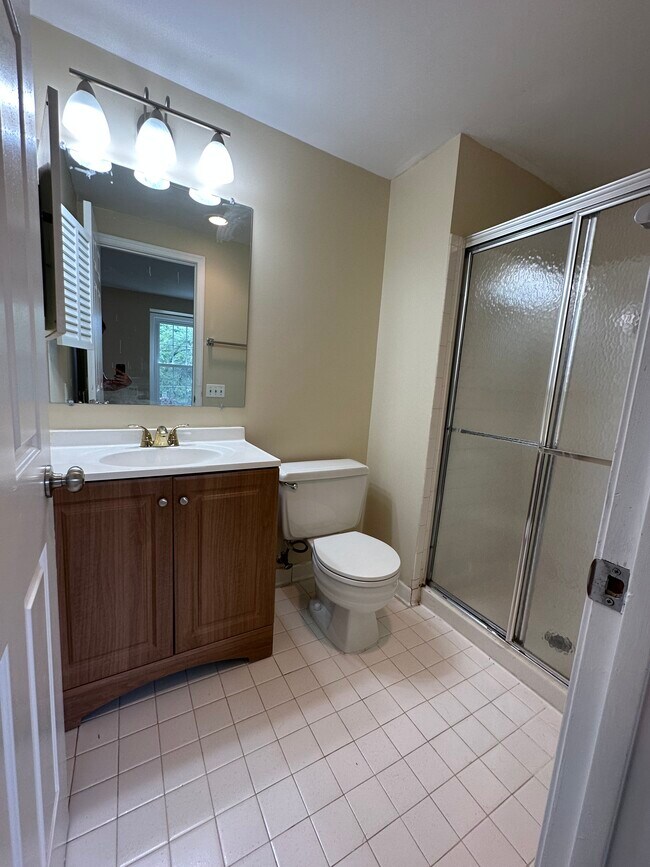 Building Photo - 11413 Oak Leaf Dr