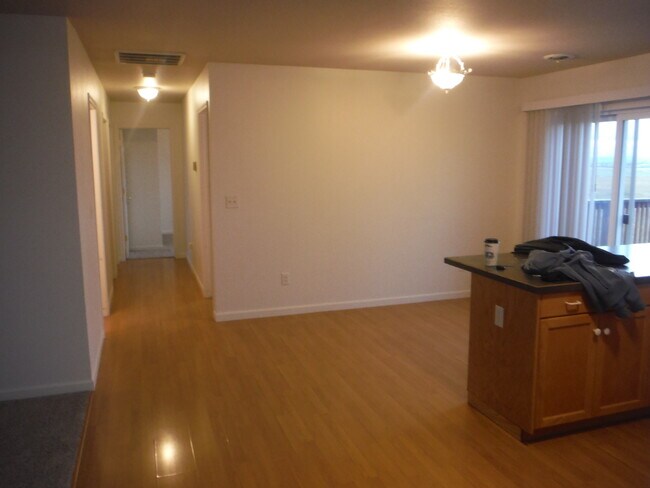 Building Photo - NOR1115
