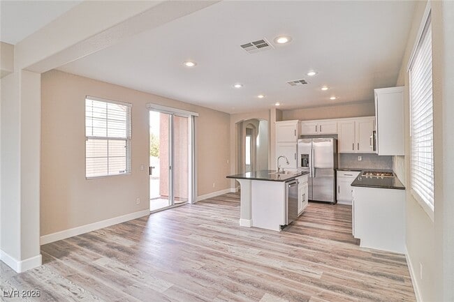 Building Photo - 2387 Brunswick Bay St