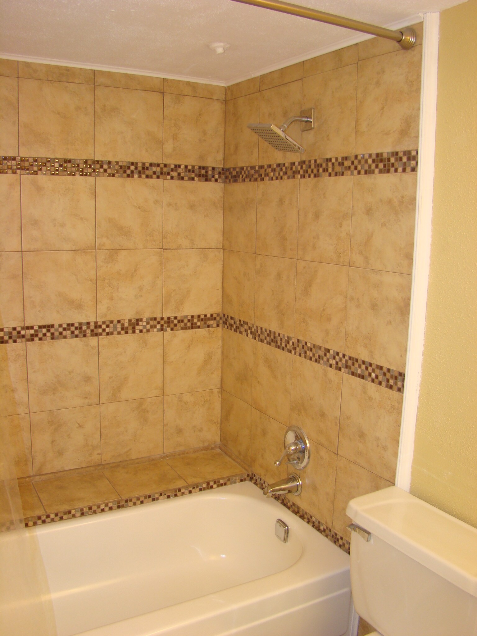 Building Photo - 2820 S Bartell Dr