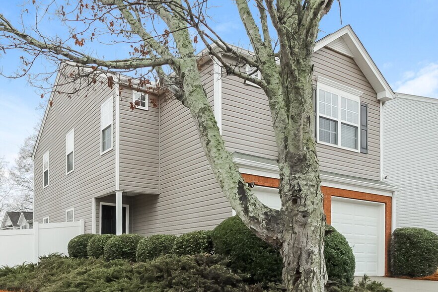 Building Photo - 118 Nacoochee Way