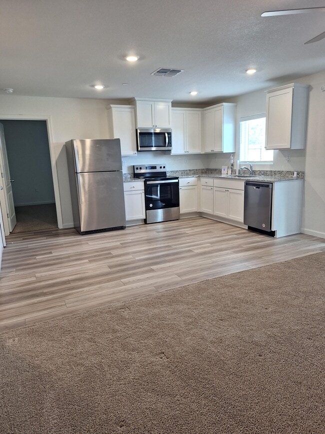 Building Photo - 2226 Mickelson Dr