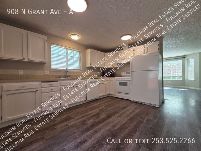 Building Photo - 908 N Grant Ave