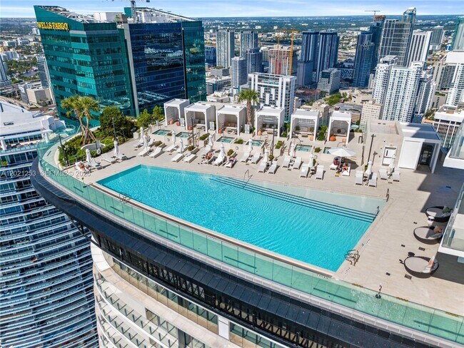 Building Photo - 300 Biscayne Blvd Way