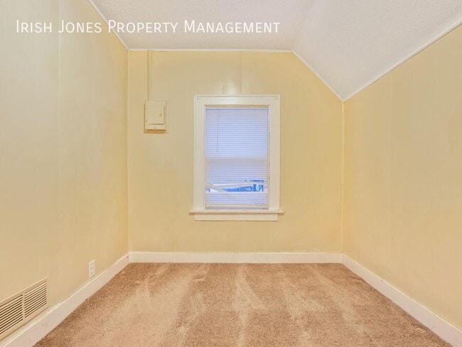 Building Photo - 36 Scott St