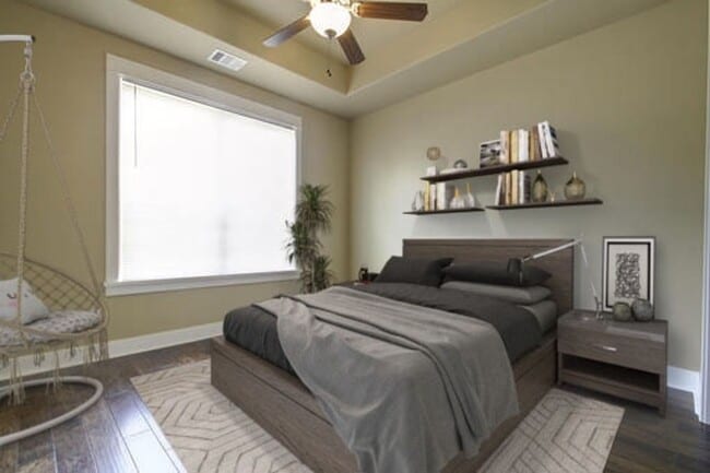Primary Photo - UT PRE-LEASE: Wood Floors, North Campus, L...
