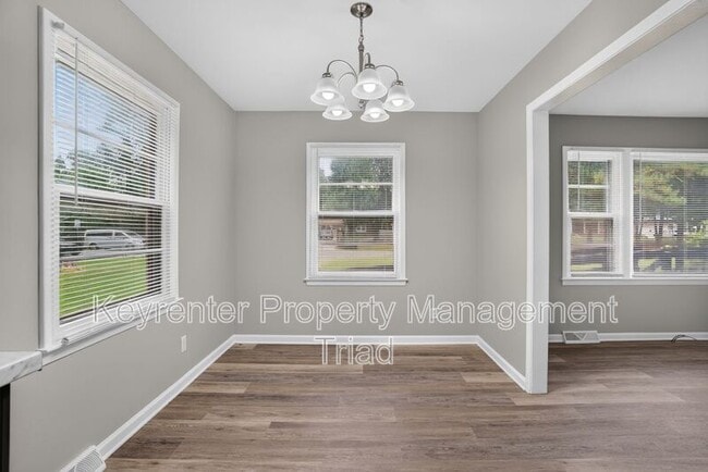 Building Photo - 300 Martingale Dr