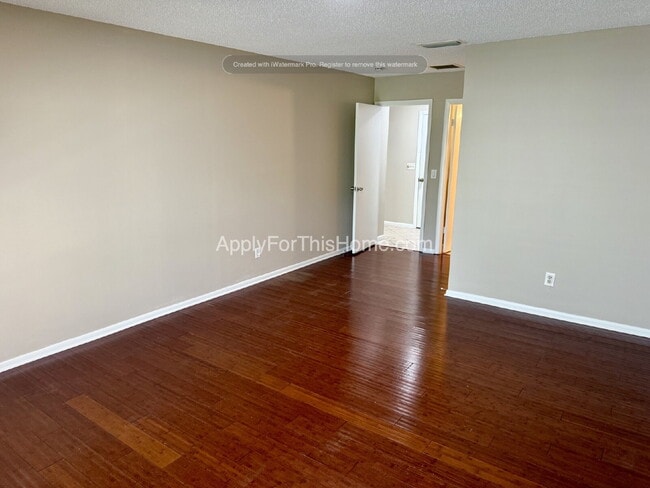 Building Photo - Single Family Home