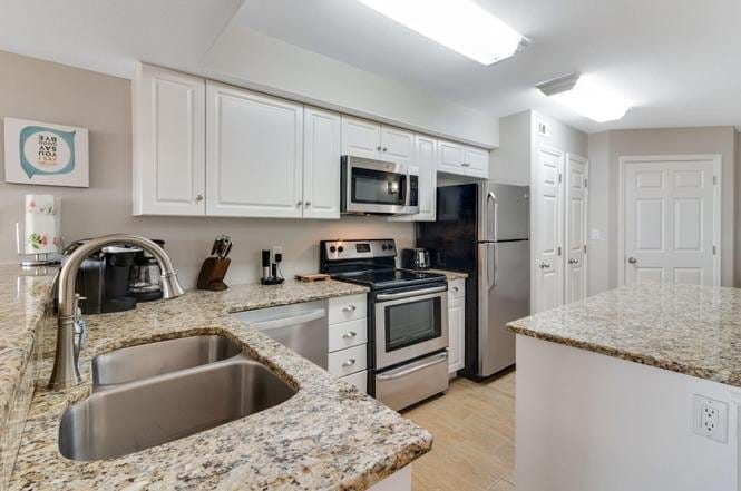 Building Photo - 774 Sundial Ct