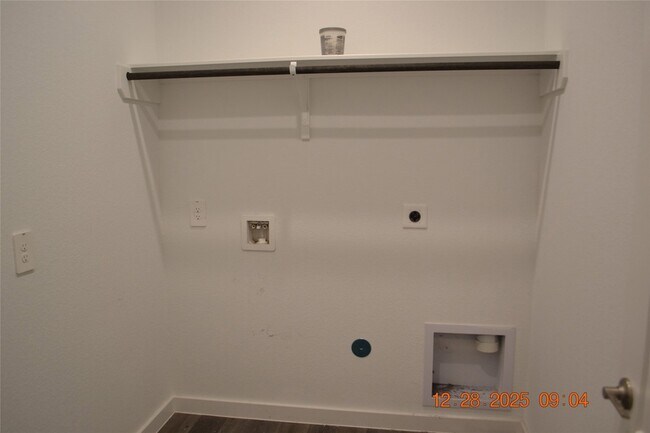 Building Photo - 1613 Sunbend Ln