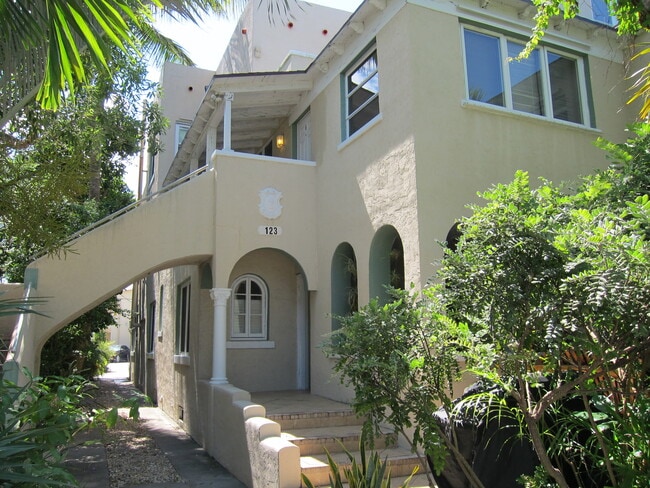 Primary Photo - 123 S Golfview Rd