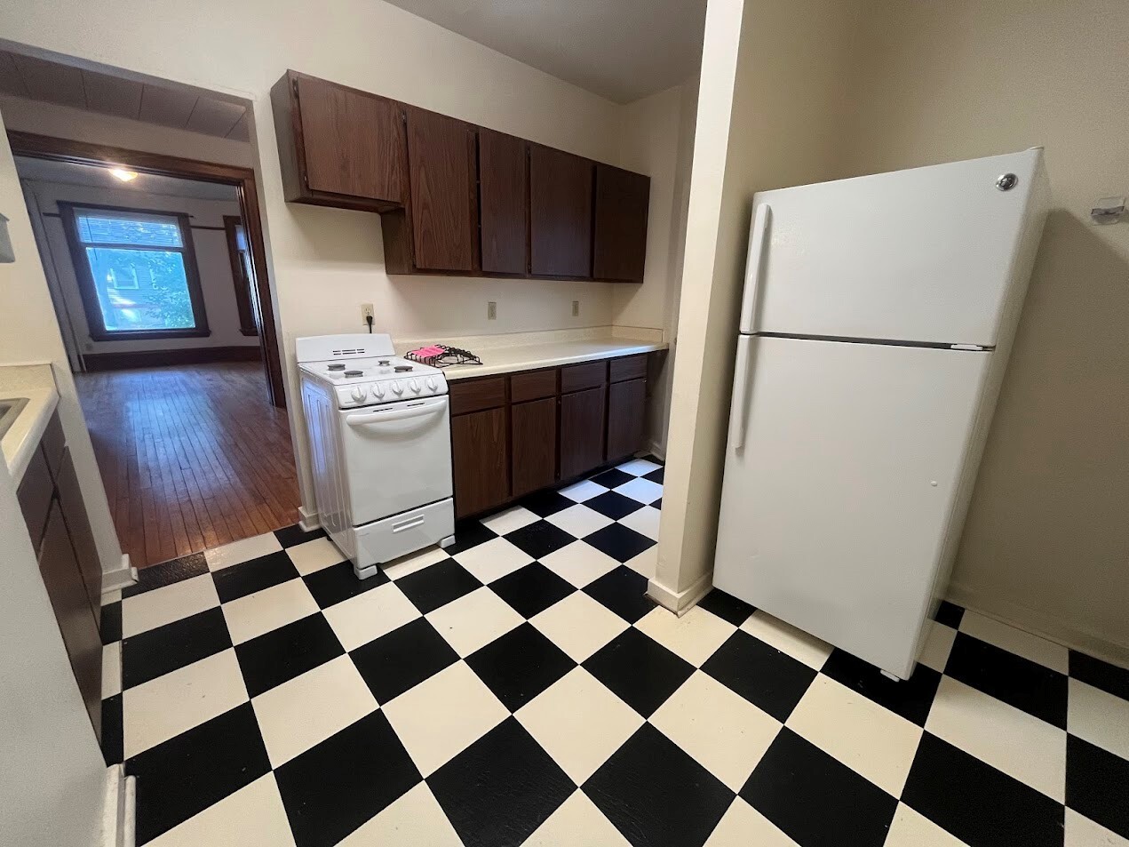 Building Photo - 221 N Livingston St