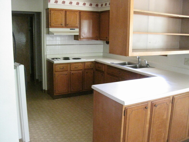 Building Photo - 2319 N Hillcrest Pky