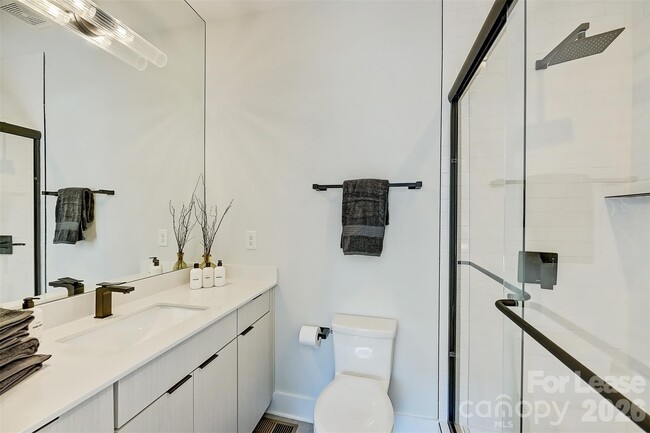 Building Photo - 1208 Minter Pl
