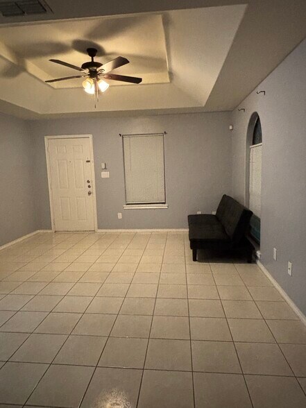 Building Photo - 1406 Acme Ln