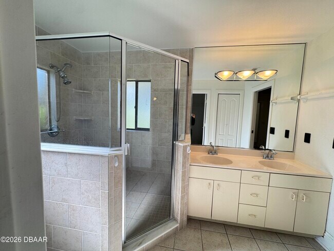 Building Photo - 1916 Seclusion Dr