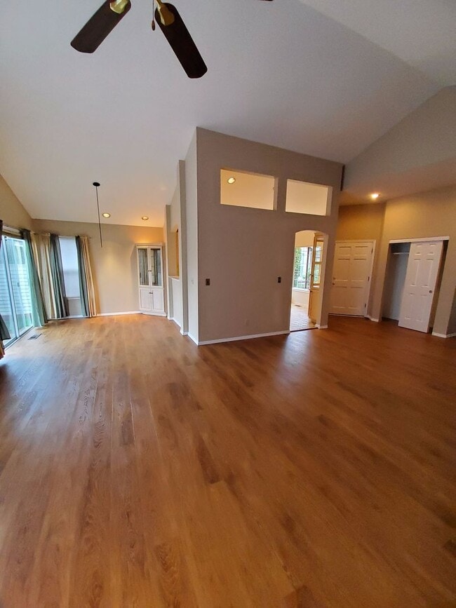 Building Photo - Great Home In Charbonneau