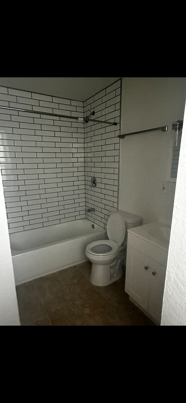 Building Photo - 7041 Glen Mist