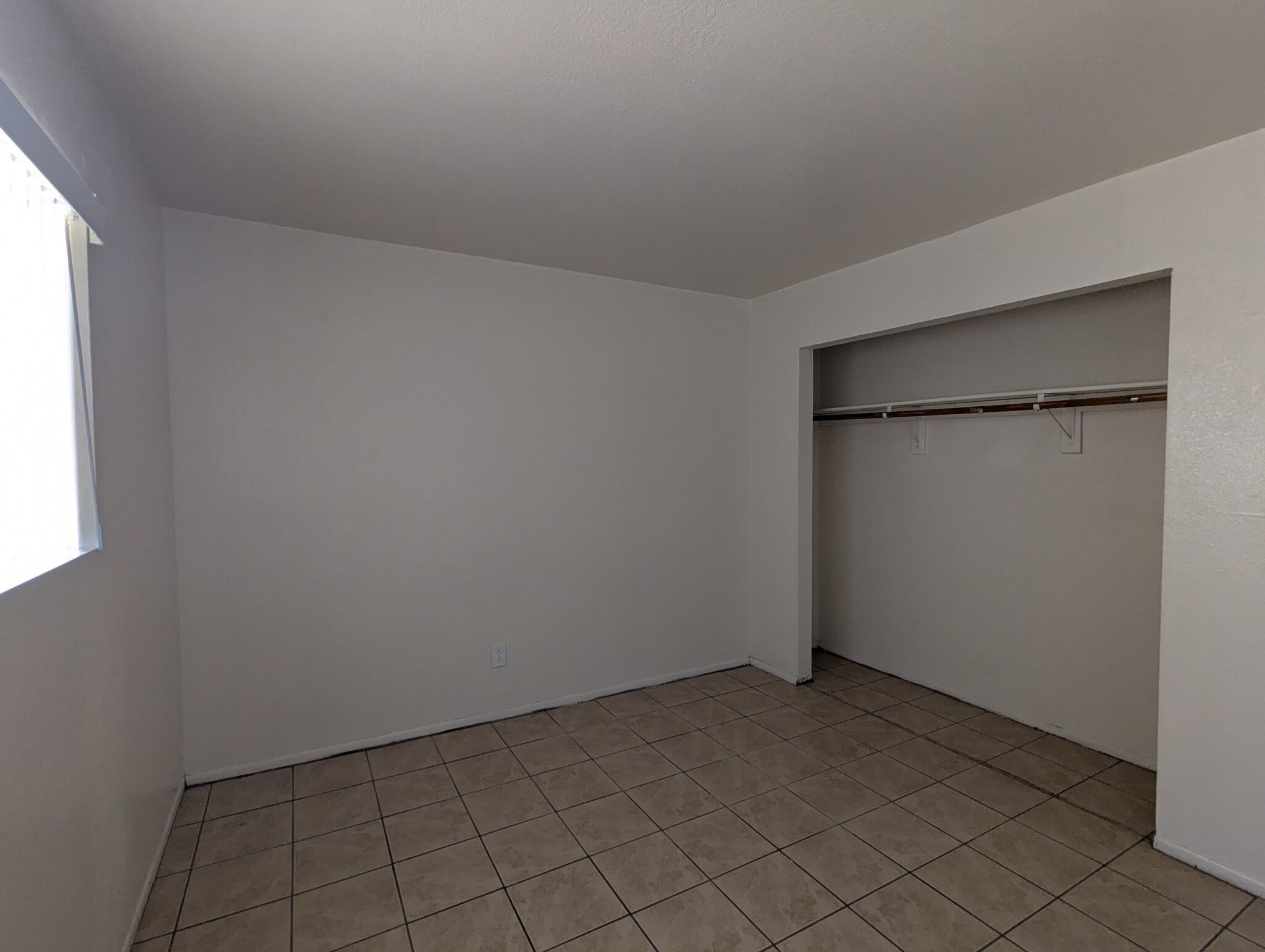 Building Photo - 1477 E 27th Ave