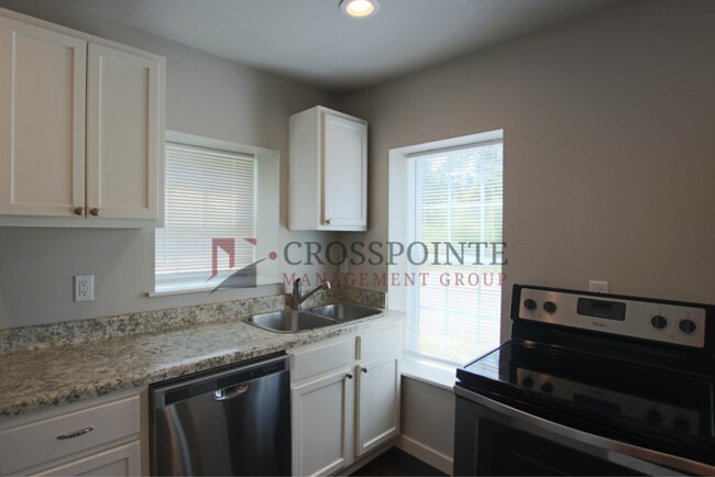 Building Photo - Available Now! 2 bedroom in Historic Charn...