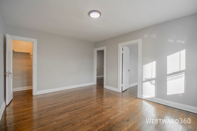 Building Photo - 4011 Elm St