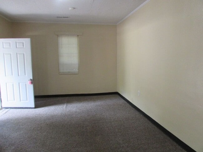 Building Photo - 28 Burgess Ct