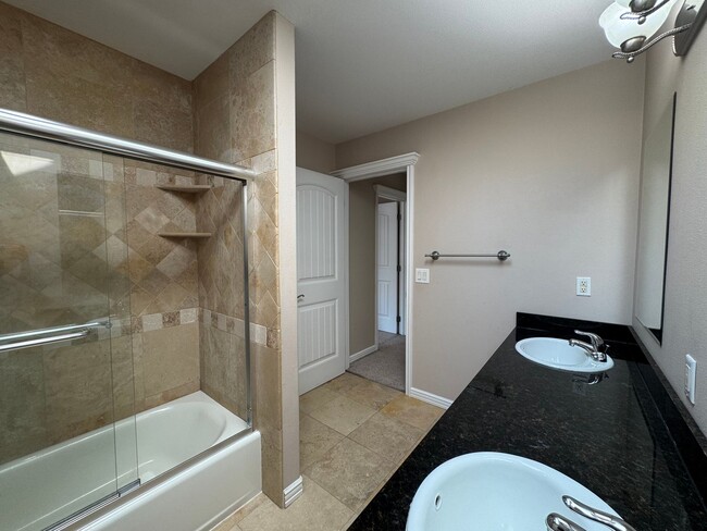 Building Photo - 4467 Castlerock Dr