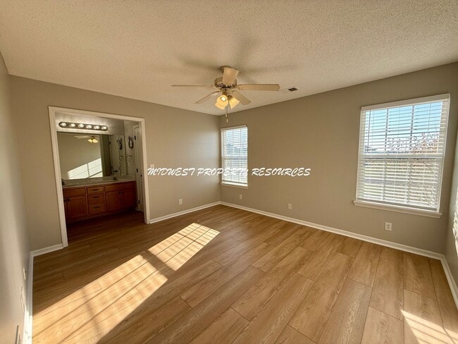 Building Photo - 3 Bedroom Ranch No Steps! | Midwest Property Resources, LLC