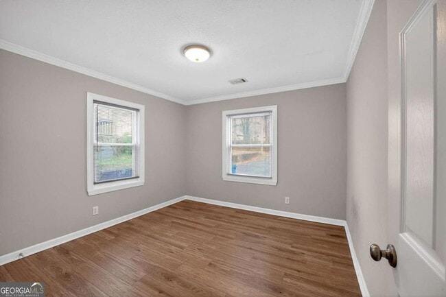 Building Photo - 871 Hargis St SE