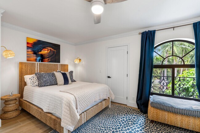 Building Photo - 5552 N Ocean Blvd
