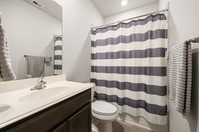 Building Photo - 5422 Sunway Dr