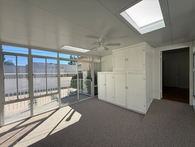 Building Photo - Amazing 3 Bedroom Montrose Home!