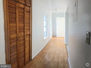 Building Photo - 703 2nd St
