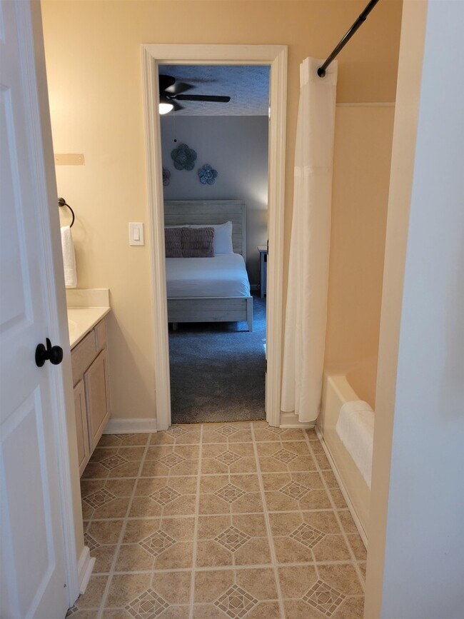 Building Photo - 1356 Velvet Creek Way SW