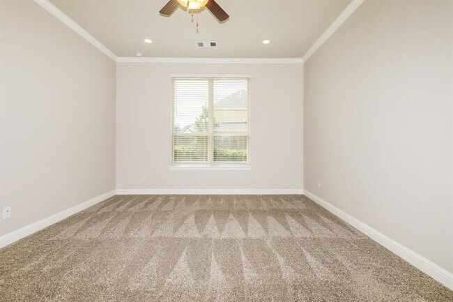 Building Photo - 10062 Black Maple Dr