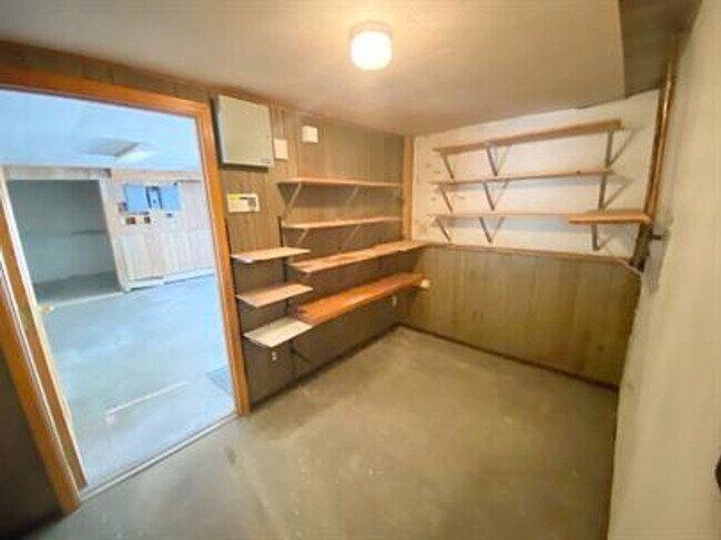 Building Photo - 5 Bedroom Home in Essex Junction!