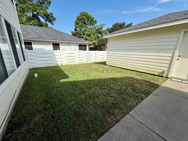 Building Photo - 10027 Farrell Dr