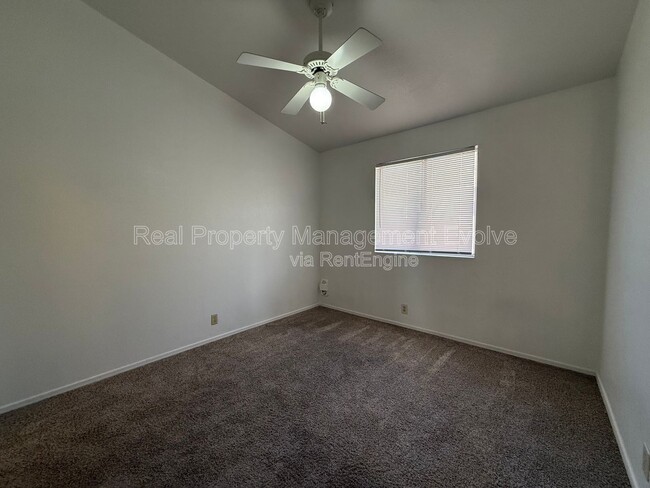 Building Photo - 4260 E Rosemonte Dr
