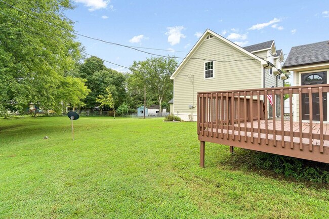 Building Photo - 206 E Street-ID1367378P